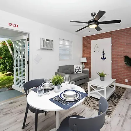 Luna Beach House